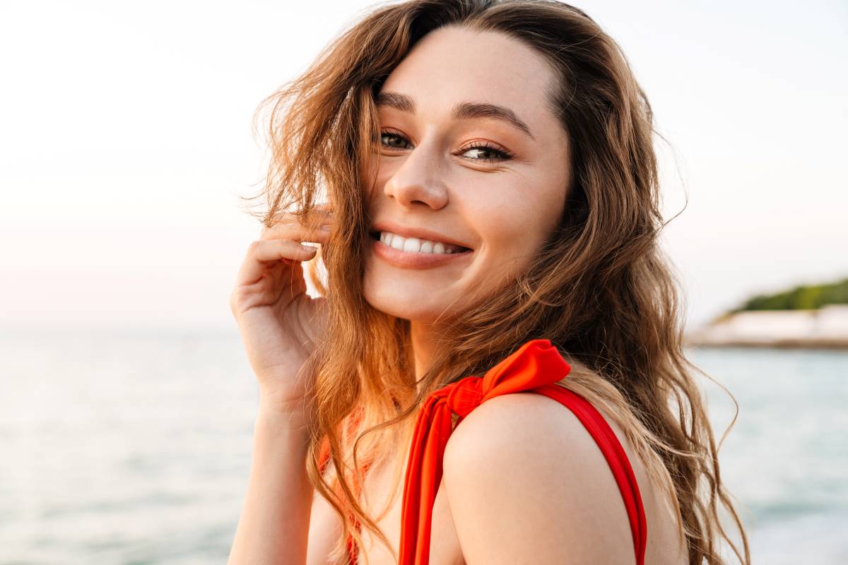 beautiful-smiling-young-woman-after-orthodontic-treatment