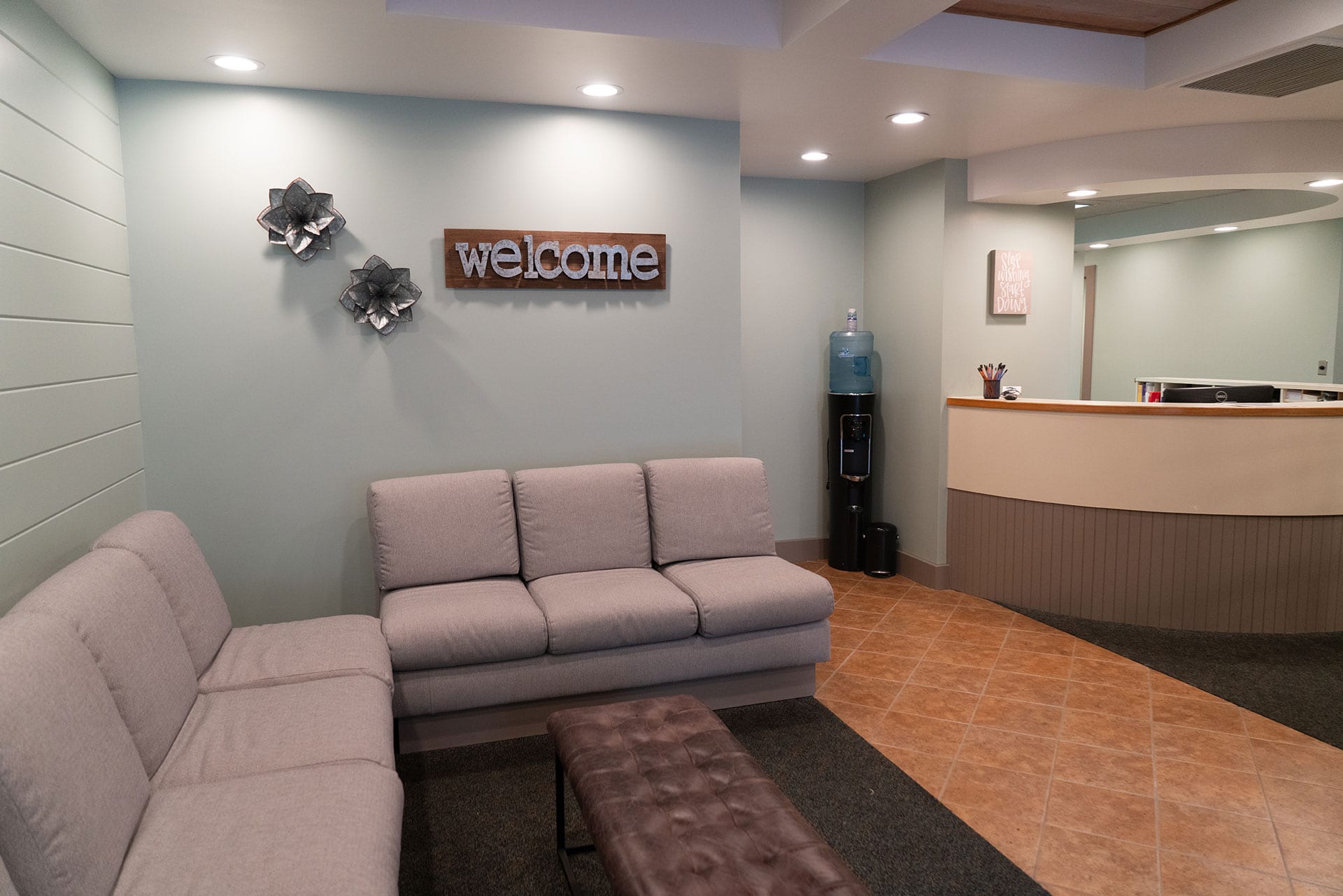 American River Orthodontics waiting area and front desk