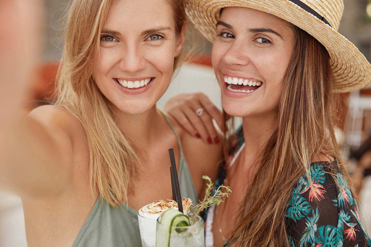 Wearing custom made retainers is important to keep your beautiful smile best friends proudly show off their beautiful smiles